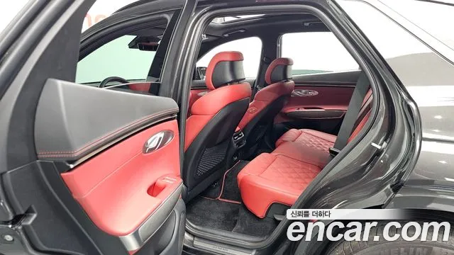 Genesis GV70 — Фото автомобиля 17