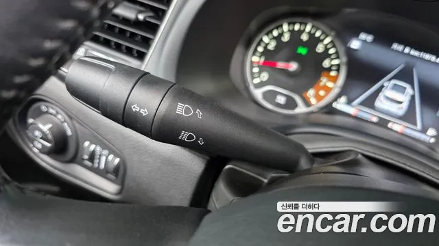 Jeep Renegade — Фото автомобиля 28