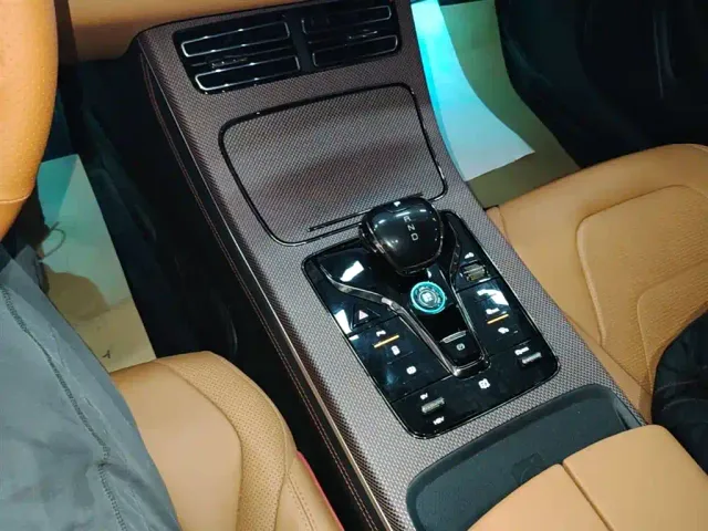 BYD Han — Фото автомобиля 13