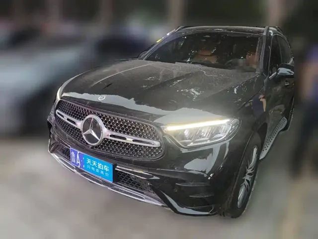 Фотография автомобиля — Mercedes-Benz GLC-Class
