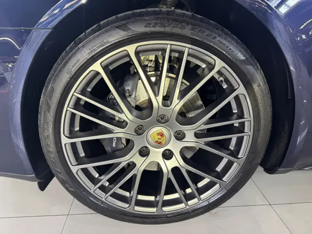 Porsche Panamera — Фото автомобиля 3