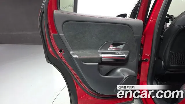 Mercedes-Benz GLA-Class H247 — Фото автомобиля 25