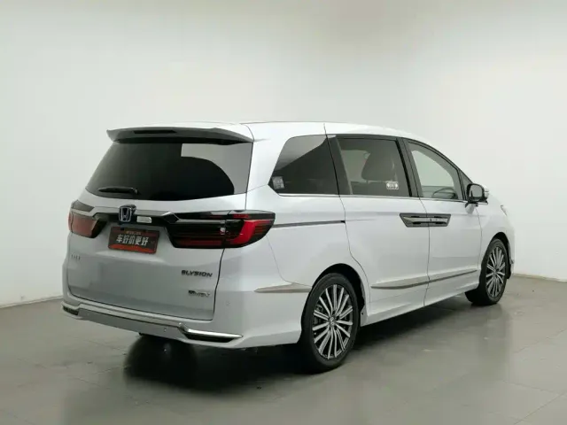 Honda Elysion — Фото автомобиля 2