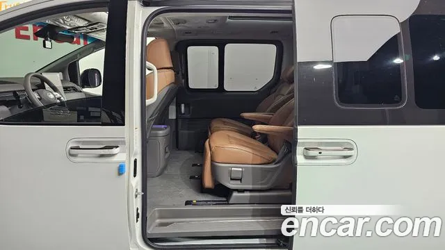 Hyundai Staria Staria 4WD Lounge 7 мест — Фото автомобиля 11