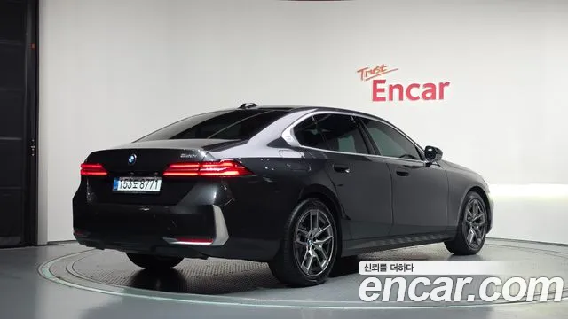 BMW 5 Series G60 — Фото автомобиля 2