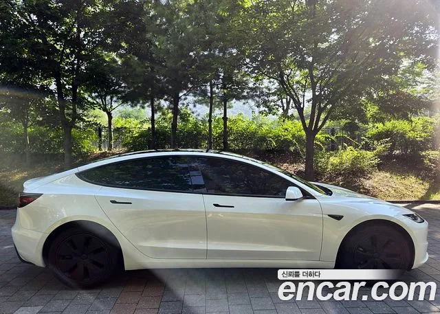 Tesla Model 3 — Фото автомобиля 7