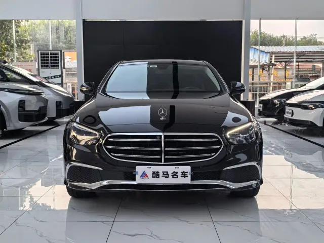 Mercedes-Benz E-Class — Фото автомобиля 2