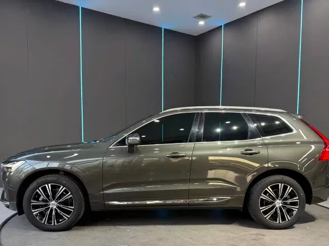 Volvo XC60 — Фото автомобиля 4