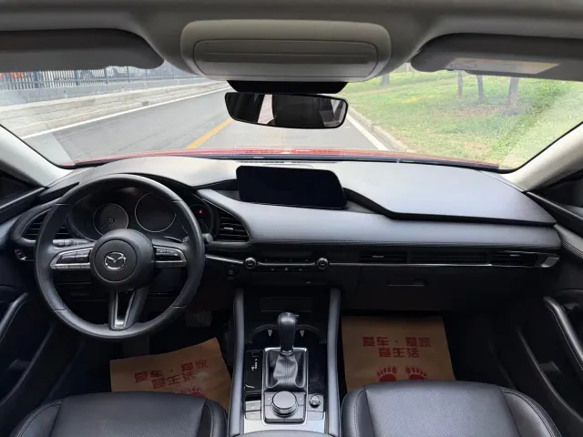 Mazda Axela — Фото автомобиля 4