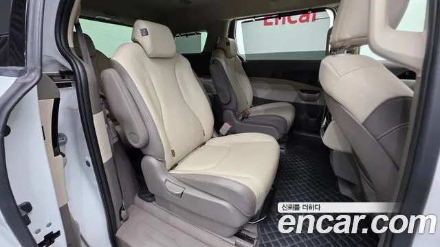 Kia Carnival 4th Gen — Фото автомобиля 30
