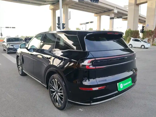 Changan Qiyuan Q07 — Фото автомобиля 4
