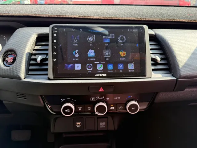 Honda Fit — Фото автомобиля 10