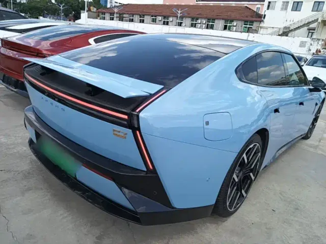 Xpeng P7 — Фото автомобиля 6