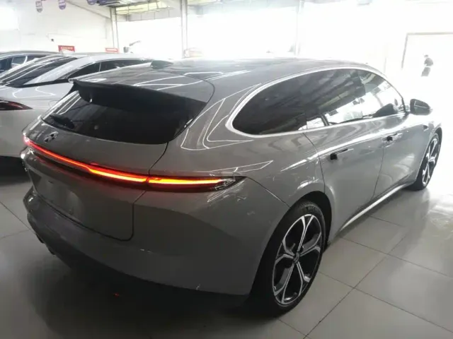 Nio ET5 Touring — Фото автомобиля 6