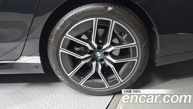 BMW 7-Series 7 серия (G70) 740i xDrive M Sport — Фото автомобиля 21
