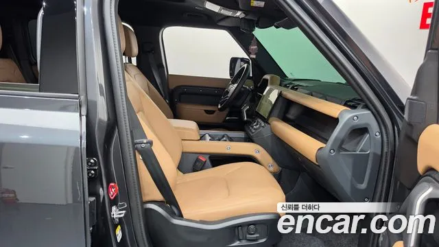 Land Rover Defender — Фото автомобиля 5