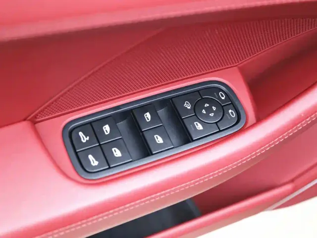 Porsche Panamera — Фото автомобиля 12