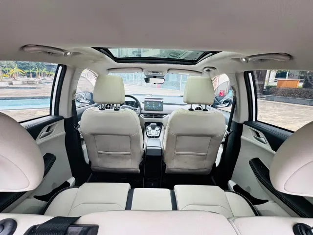BYD Yuan Pro — Фото автомобиля 9