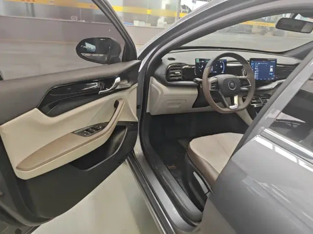 BYD Qin PLUS — Фото автомобиля 15