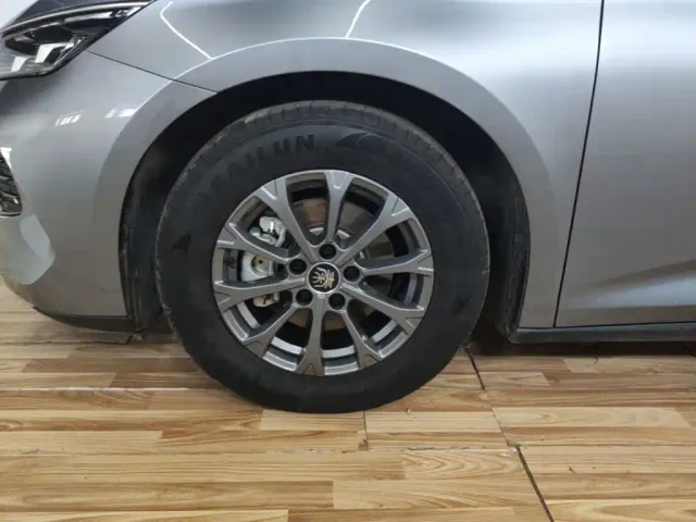 BYD Qin L — Фото автомобиля 22