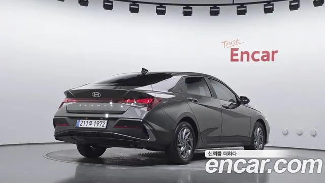 Hyundai Avante CN7 — Фото автомобиля 2