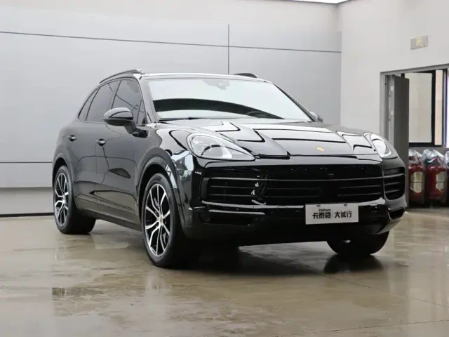 Porsche Cayenne — Фото автомобиля 30
