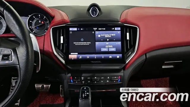 Maserati Ghibli — Фото автомобиля 15