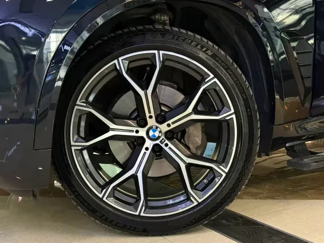 BMW X5 — Фото автомобиля 6