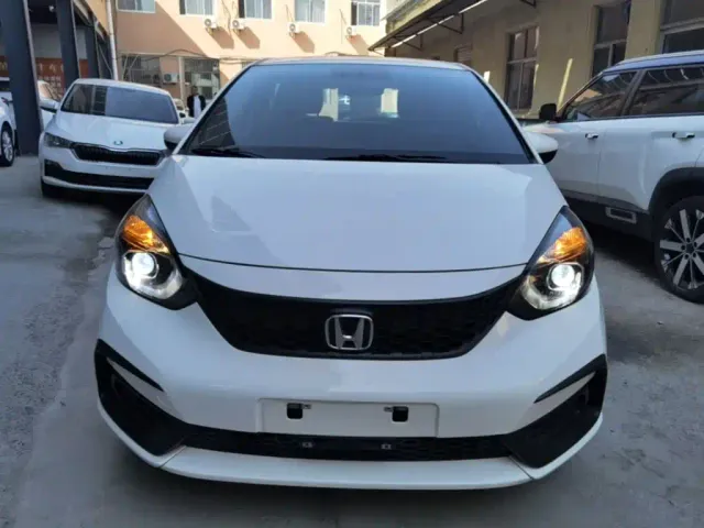 Honda Fit — Фото автомобиля 2