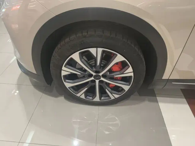 Nio EC7 — Фото автомобиля 24