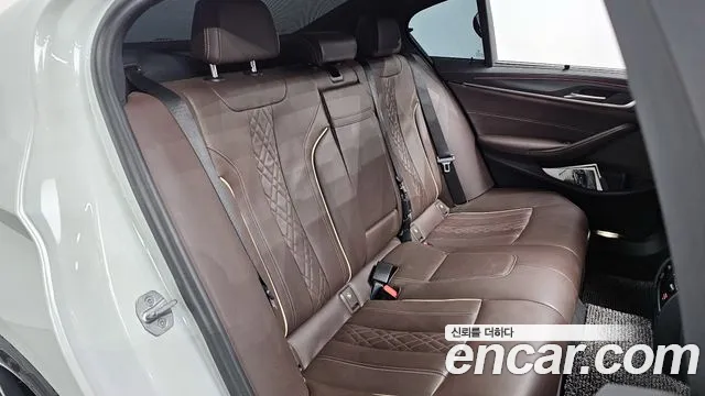 BMW 5-Series 5 серия (G30) 523d xDrive M Sport — Фото автомобиля 12