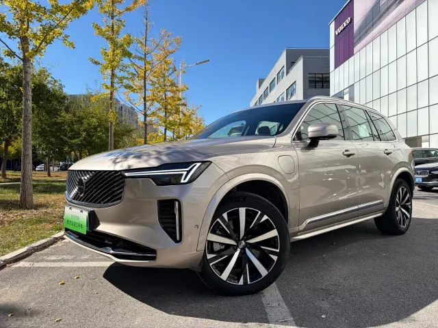Фотография автомобиля — Volvo XC90