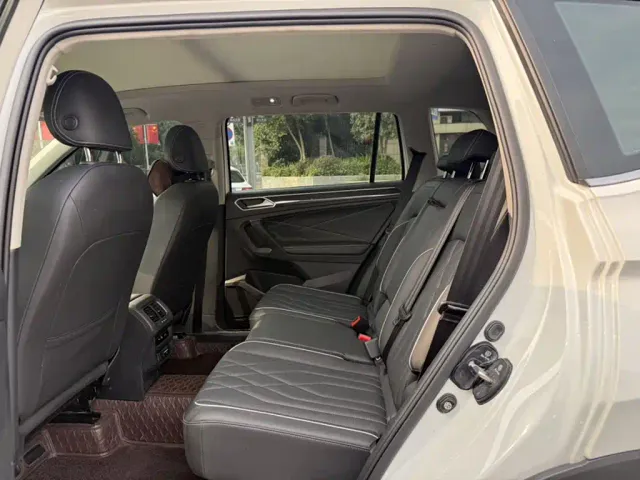 Volkswagen Tiguan L — Фото автомобиля 9