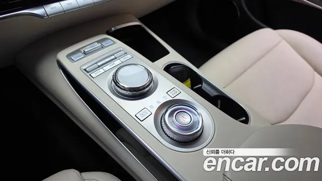 Genesis GV70 — Фото автомобиля 12