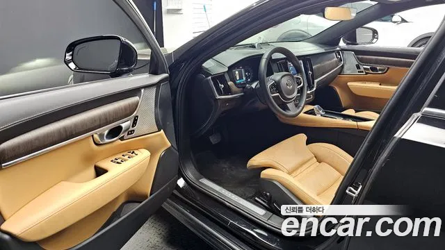 Вольво S90 — Фото автомобиля 10