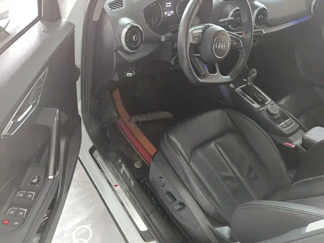 Audi Q2L — Фото автомобиля 15