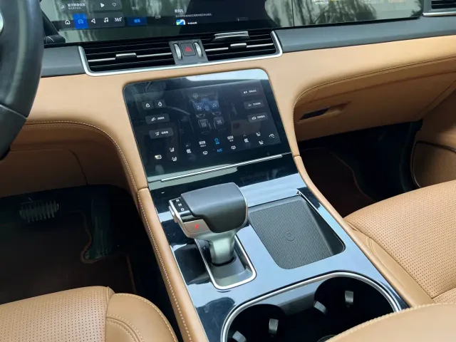 Li Auto ONE — Фото автомобиля 15