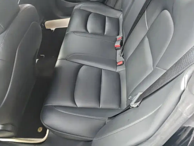 Tesla Model 3 — Фото автомобиля 16