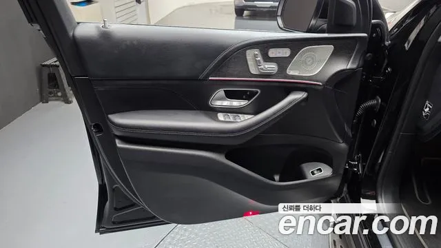Mercedes-Benz GLE-Class — Фото автомобиля 13