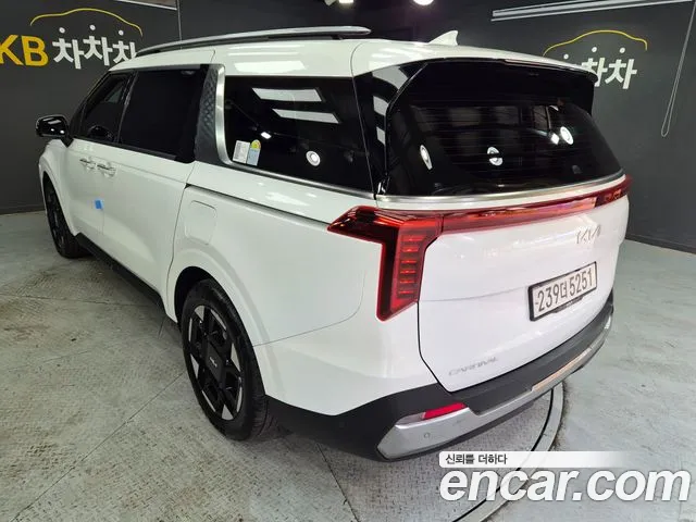 Kia Canival Новый Carnival 4 поколение Дизель 9 мест Signature — Фото автомобиля 4