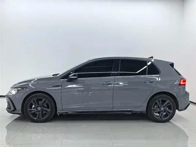 Volkswagen Golf — Фото автомобиля 3