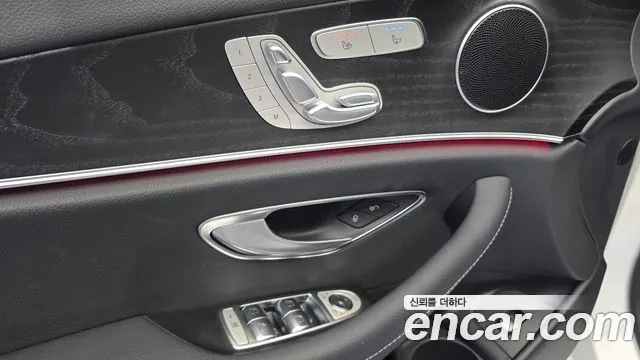Mercedes-Benz E-Class — Фото автомобиля 13