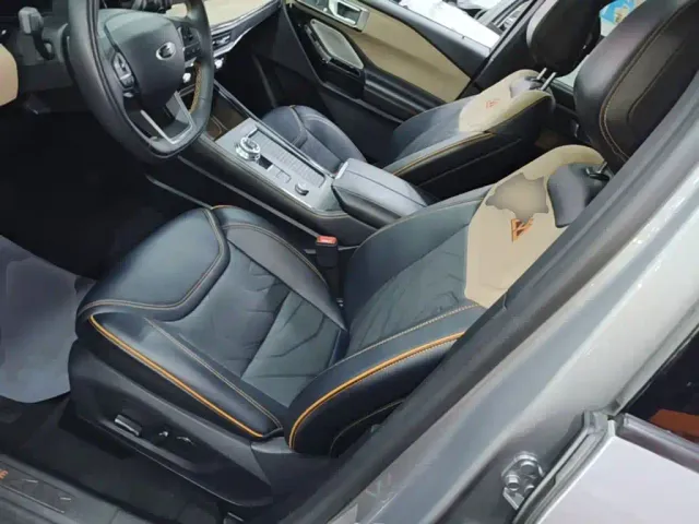 Ford Explorer — Фото автомобиля 14