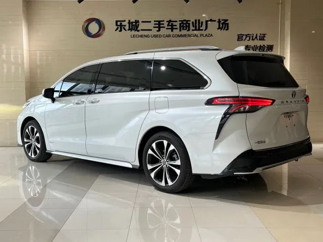 Toyota Granvia — Фото автомобиля 21