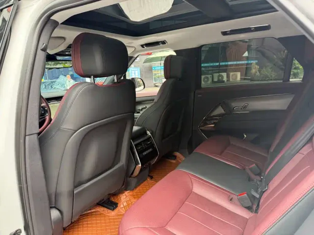 Land Rover Range Rover Sport — Фото автомобиля 11