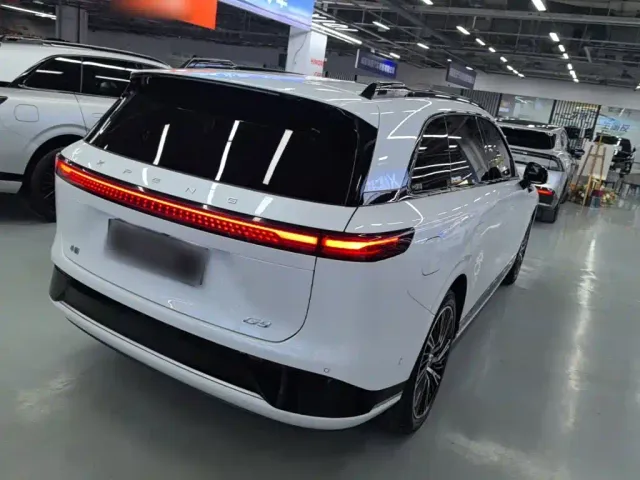 Xpeng G9 — Фото автомобиля 6