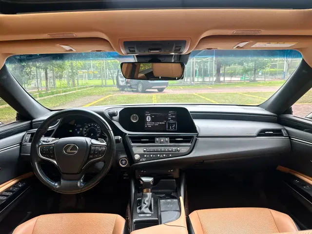 Lexus ES — Фото автомобиля 9
