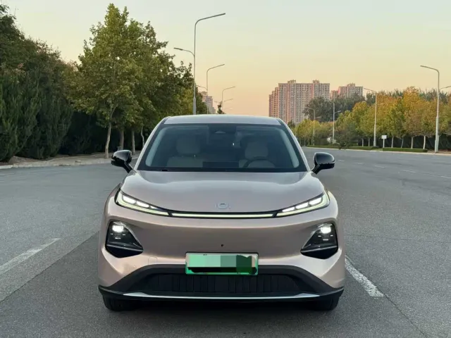 Changan Qiyuan Q05 — Фото автомобиля 2