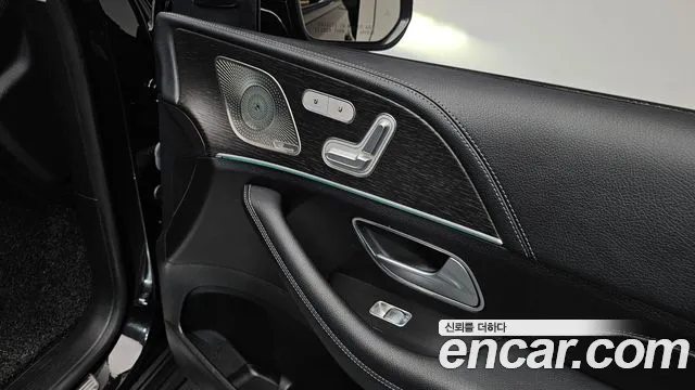 Mercedes-Benz GLE-Class — Фото автомобиля 23