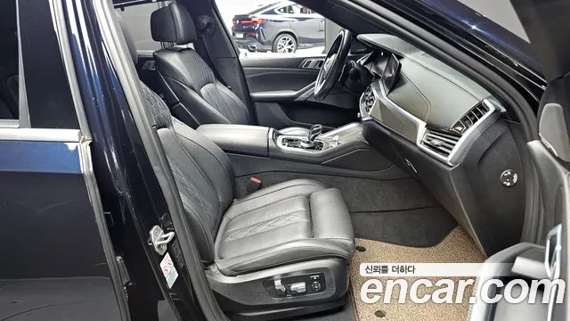 BMW X6 xDrive40i M Sport — Фото автомобиля 10